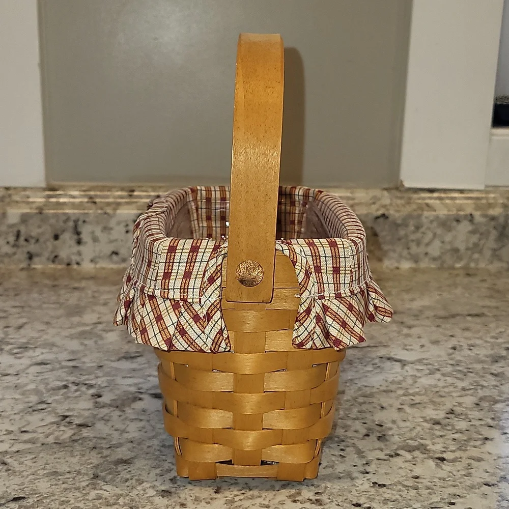 Longaberger 1999 Dresden Basket with Handle and 2 Liners